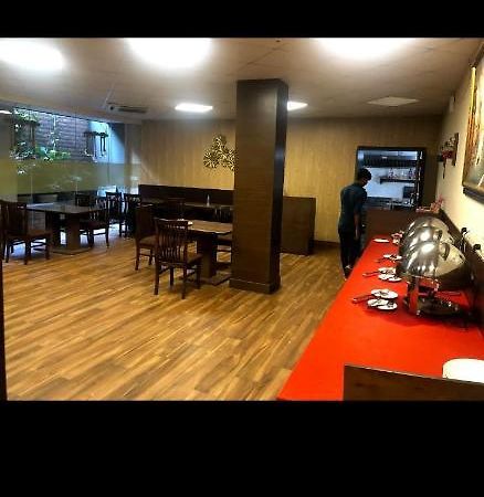 Aval International Hotel Gurgaon Eksteriør billede