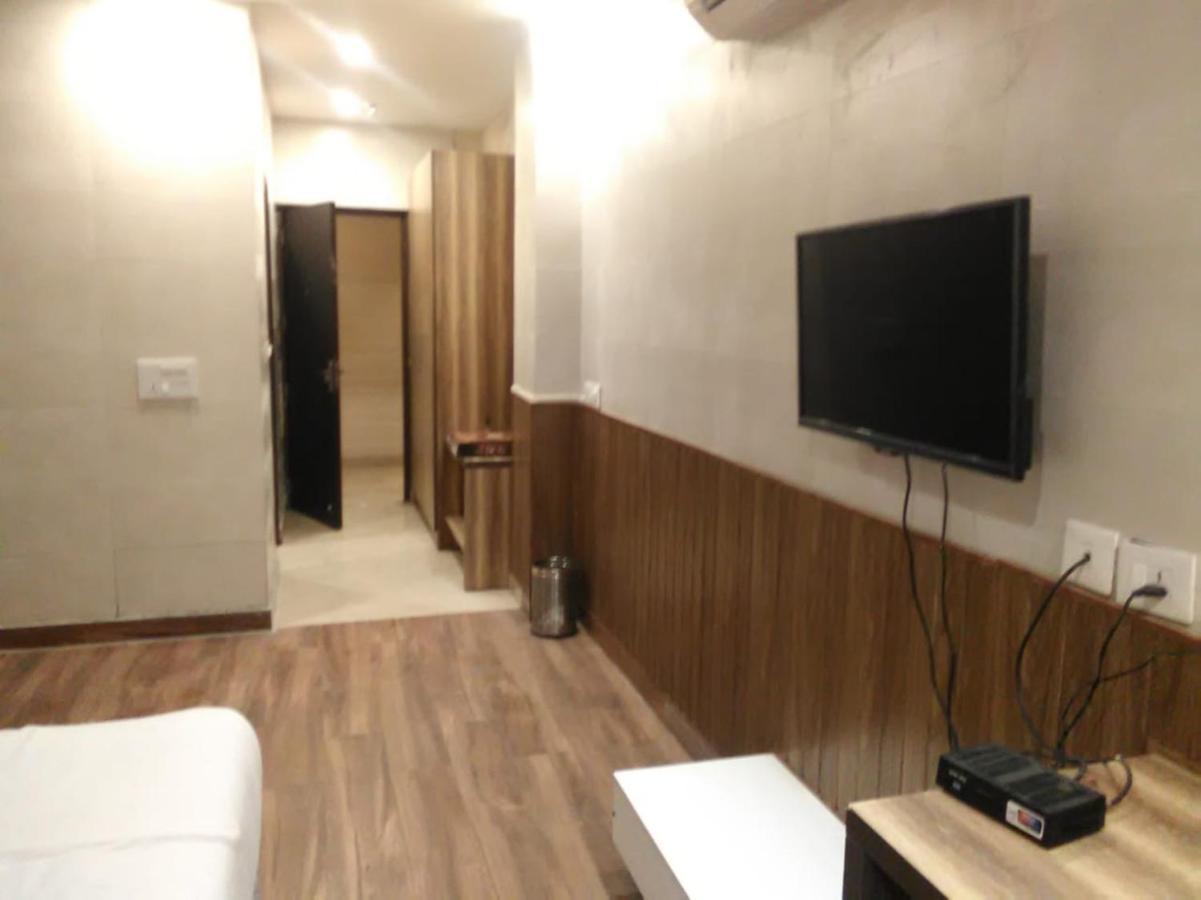 Aval International Hotel Gurgaon Eksteriør billede