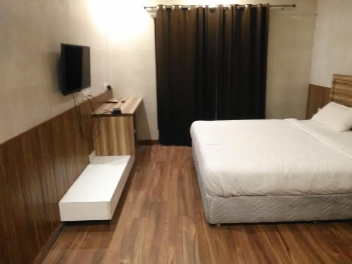 Aval International Hotel Gurgaon Eksteriør billede